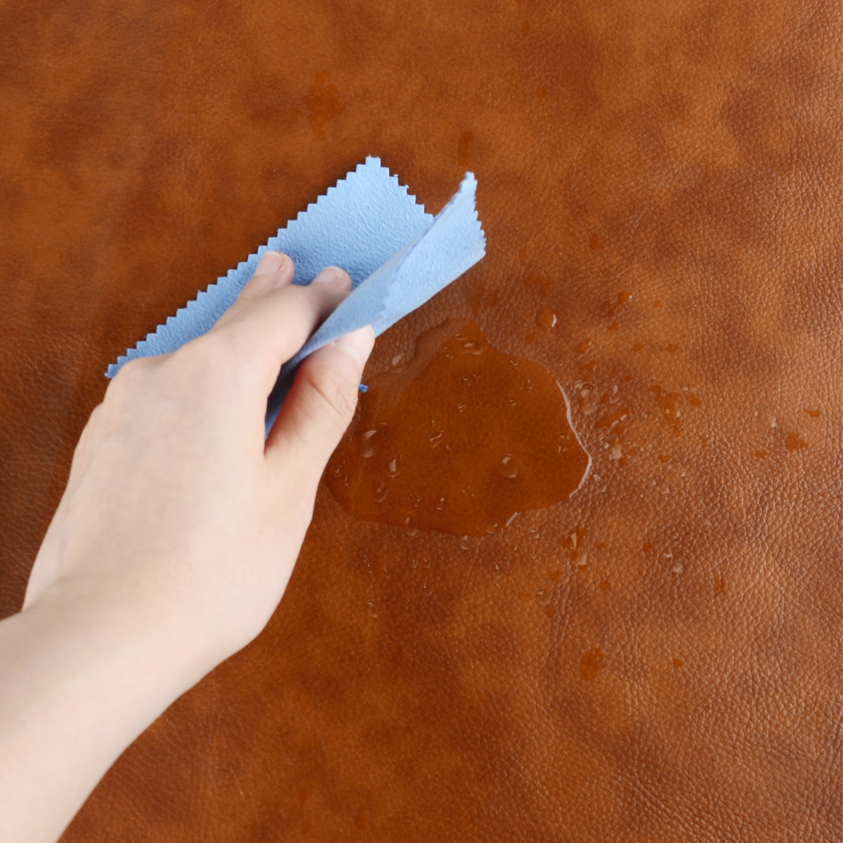 Linkidea Vegan Leather Table Runner, 71 x 13 Inches Heat Resistant, Waterproof, Faux Leather Table Mat for Daily Use, Holidays and Catering Events (Brown)