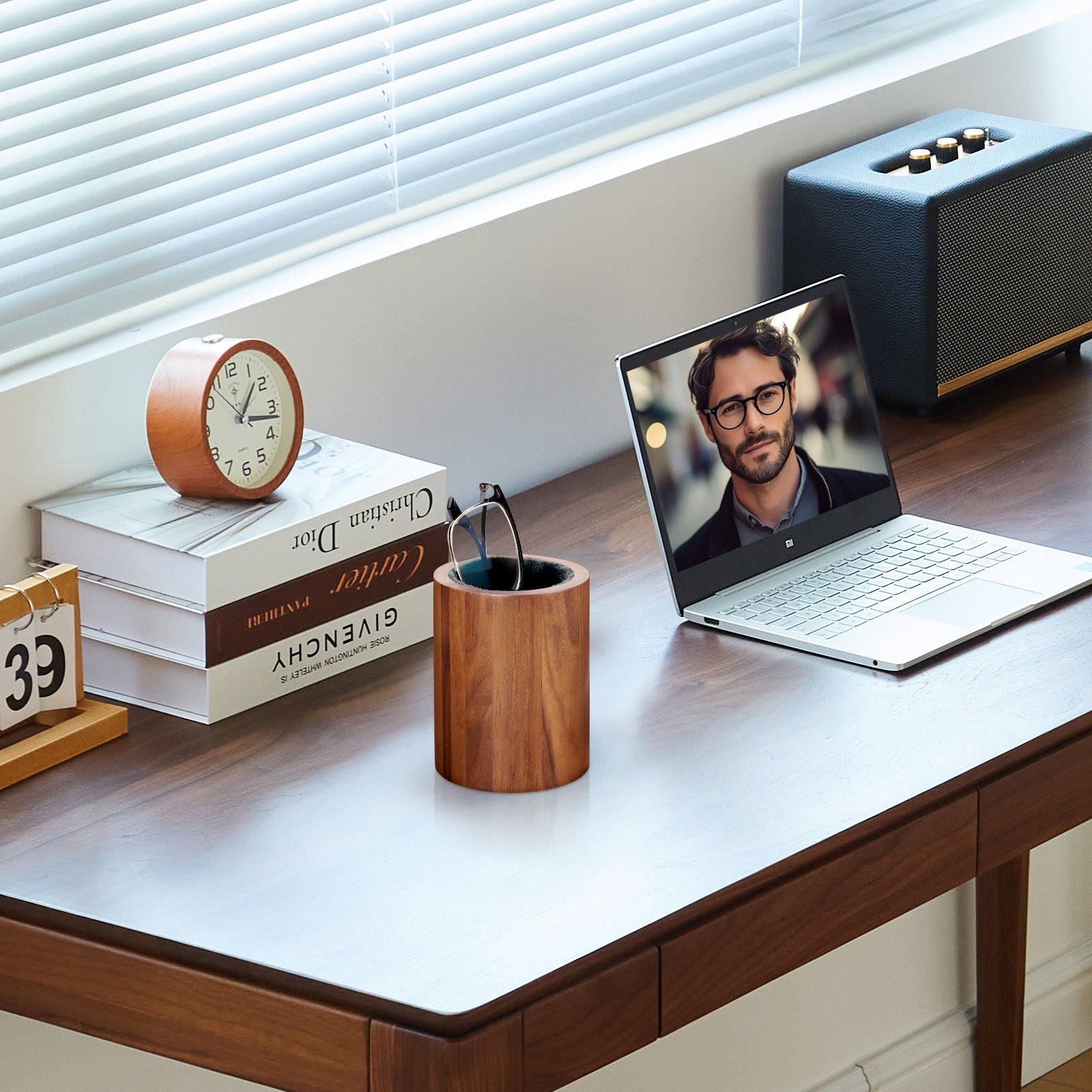 Eyeglasses Desk Holder Stand, Wood Reading Glasses Holder for Nightstand Plush Lined, Glasses Storage Compatible with Muse Eloquence Decode Ottoto Ellsworth Weston Commander (Brown)