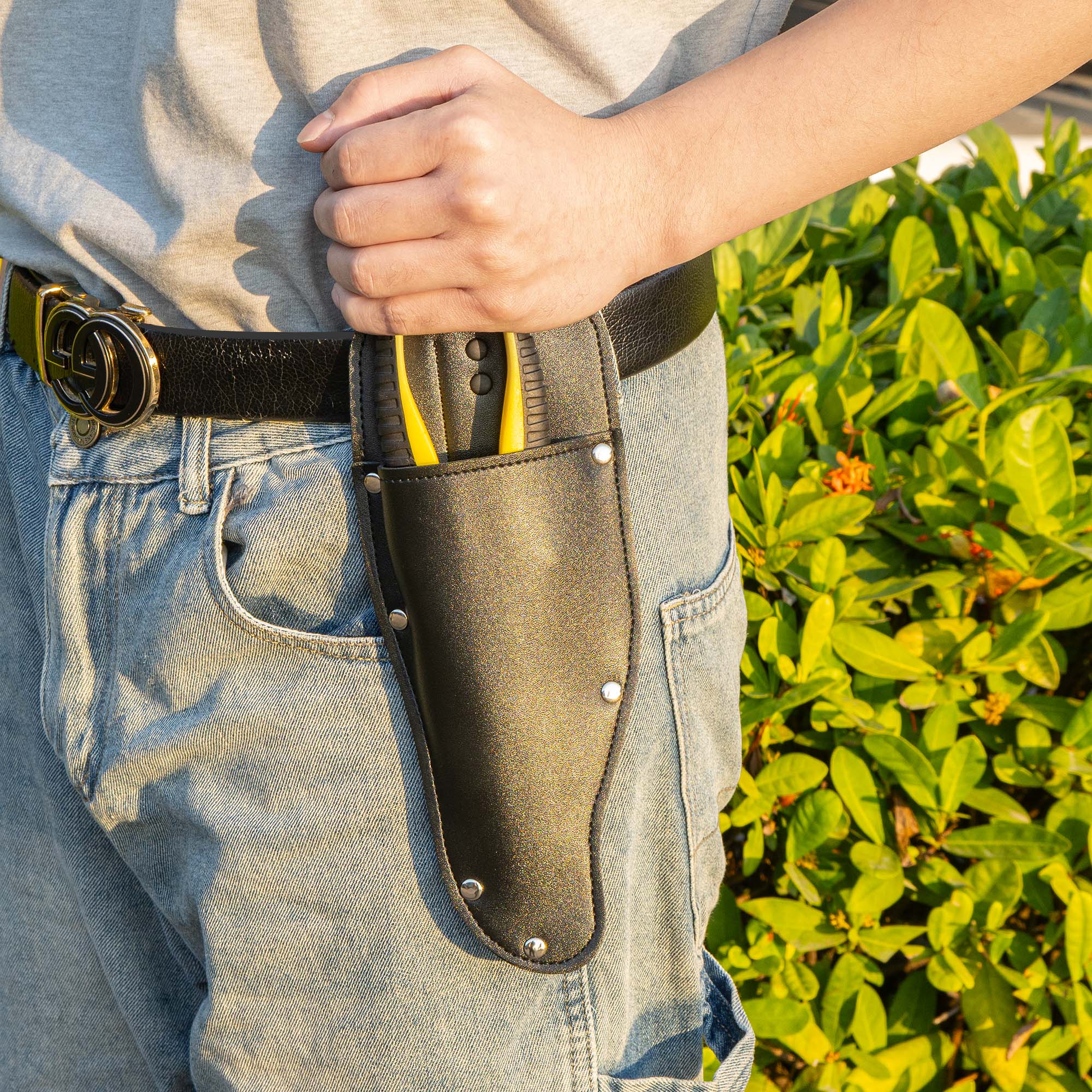 Linkidea Gardening Scissors Pouch, Vegan Leather Protective Sheath Cover, Hanging Holster for Garden Pruner & Trimmer (Black)