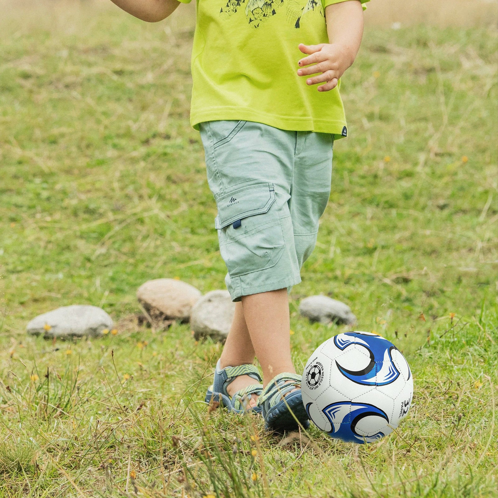 Linkidea Size 2 Soccer Ball for Skill Training, Mini Practice Football for Ball Control, Dribbling and Casual Play (Blue)