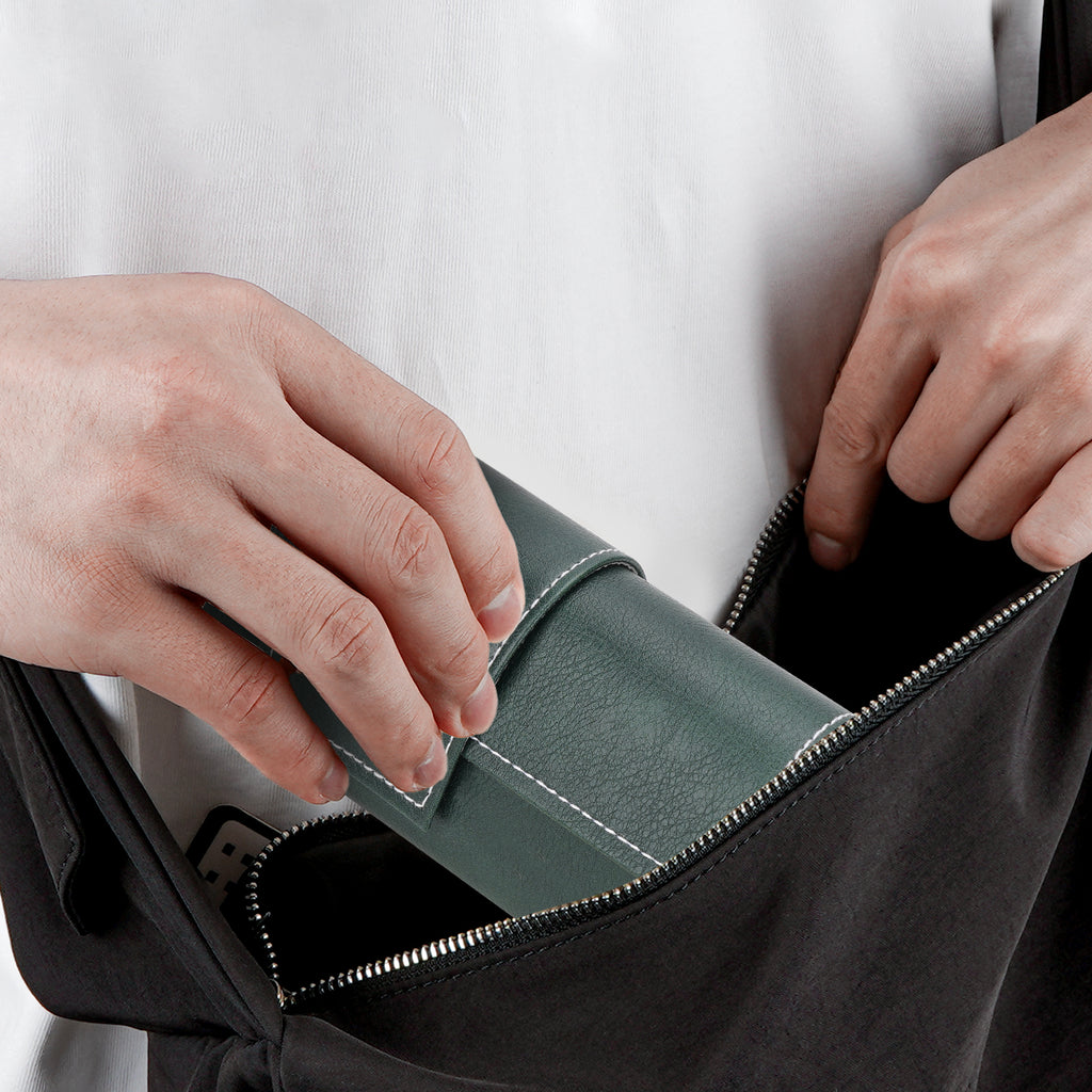 Extra Large Hard Shell Sunglasses Case, Oversized Sun Glasses Storage Organizer Compatible with Gucci GG0981S Prada PR 15W PR 24Z PR 15W Versace VE4473U VE4478U VE4479U (XL / Green)