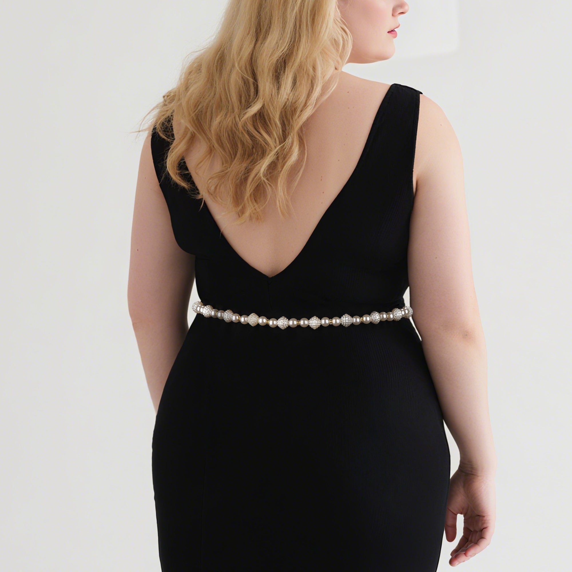 Chain Belt for Women, Gold and White Faux Pearl Waistbands, 31.5-43 Inch Adjustable Body Decorate for Dresses, Party, Casual Wear, Fashion Jewelry Accessory