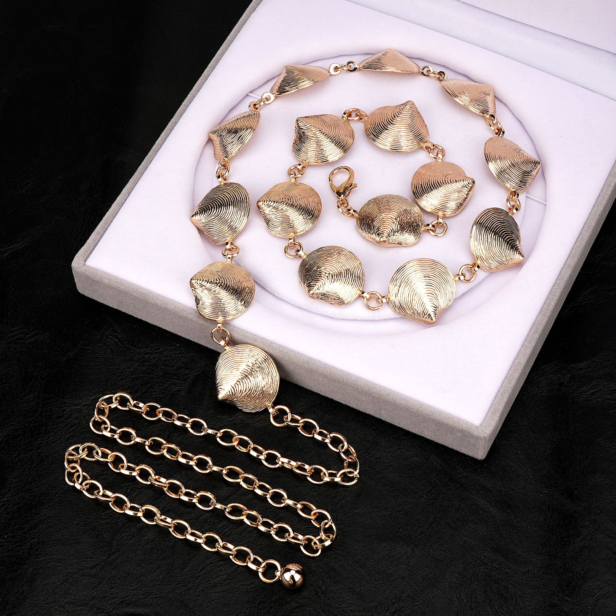 Plus Size Chain Belt for Women, Extra Large Metal Gold Shell Waist Belt, Max 47 Inch Adjustable Chunky Body Chain for Dresses, Party, Casual Wear, Fashion