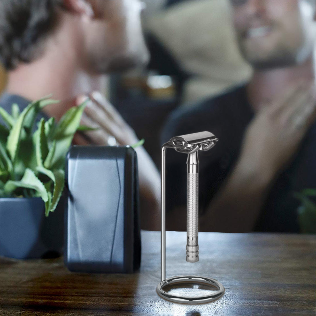 Linkidea 2 Pack Stainless Steel Safety Razor Stand, Travel Shaving Stand, Compatible with Gillette Fusion 5, ProShield, Mach 3 Long Handle Razor (Silver/Polished Chrome)