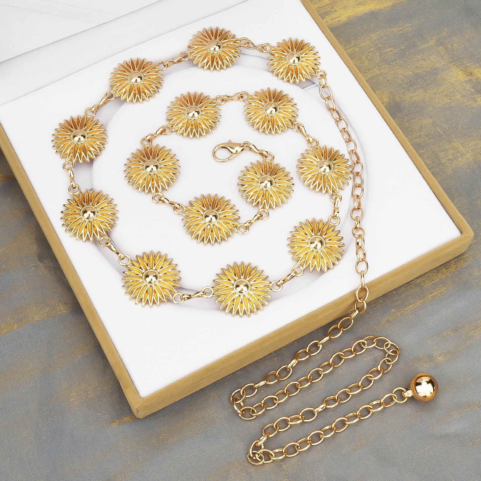 Plus Size Chain Belt for Women, Metal Chain Belt Women Belly Waist Chains, Extra Long Body Chain, 47 Inch Adjustable Chunky Belt Chain (Gold, Daisy Style)