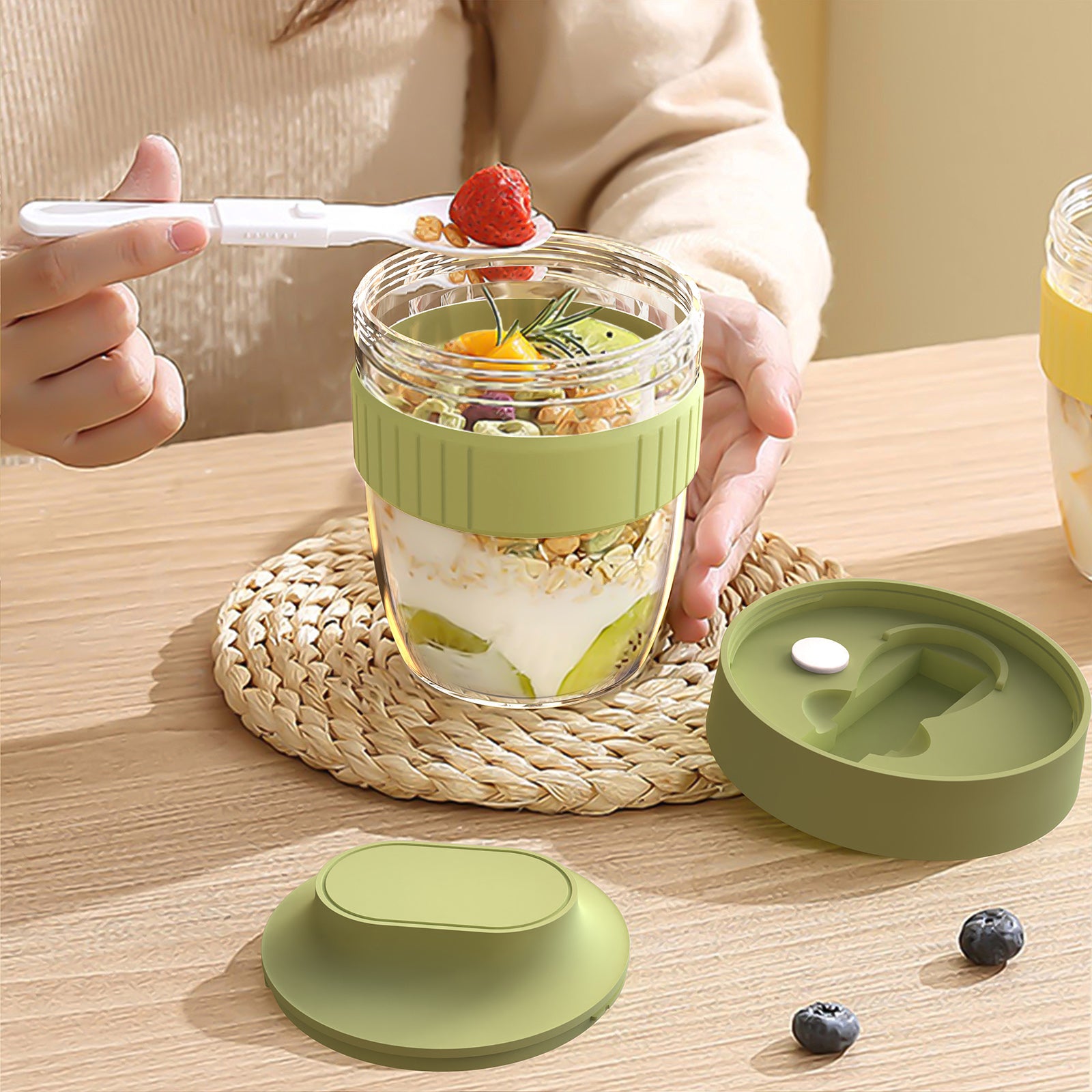 Linkidea Overnight Oats Containers with Lids, 19.2 oz Airtight Plastic Yogurt Cups with Spoons and Lids, Portable Overnight Oats Container for Milk, Cereal, Fruit, Yogurt, Fits Work/Picnic (Green)