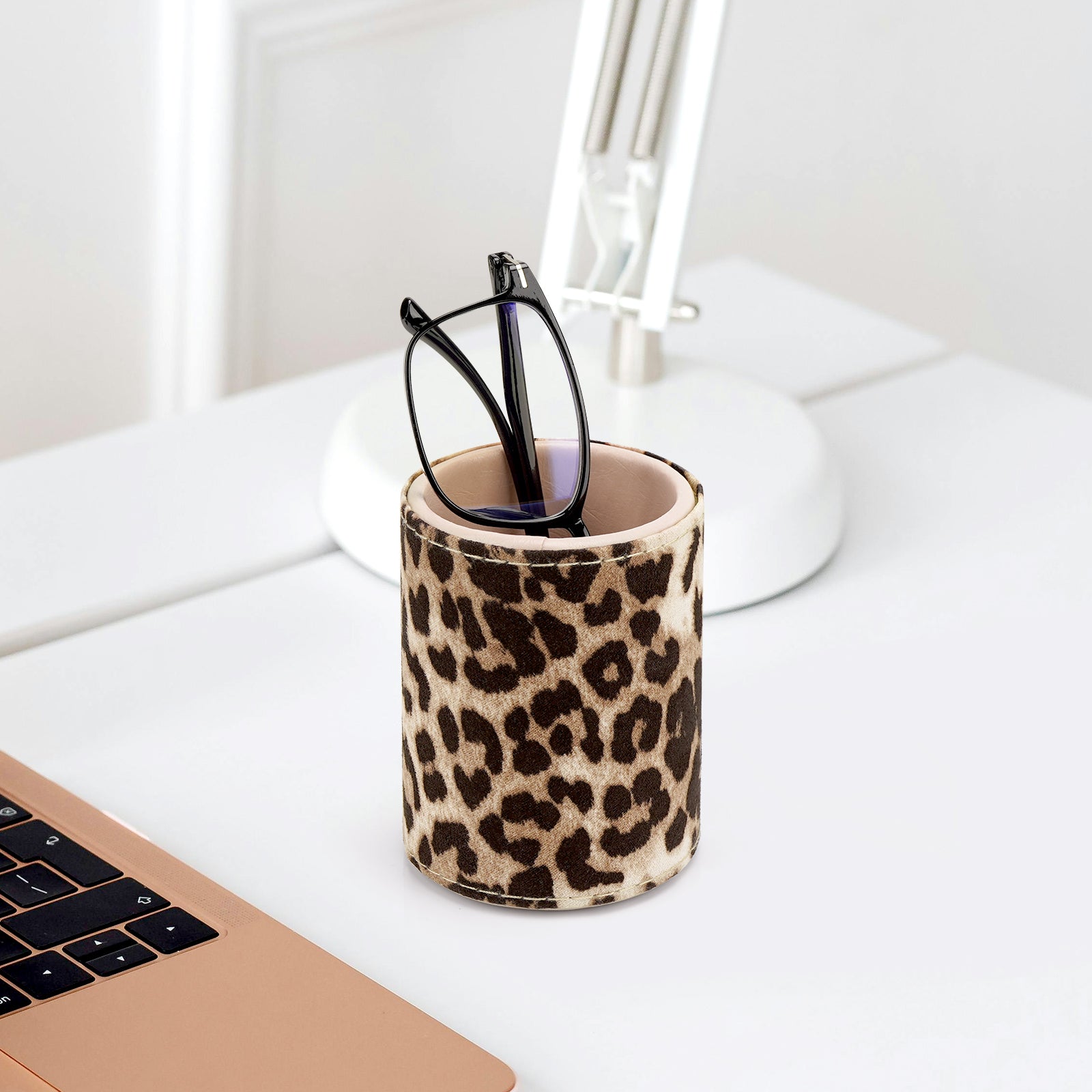 Eyeglasses Desk Holder Stand, Vegan Leather Lined Reading Glasses Holder for Nightstand Office Desk Organizer (Leopard Print)