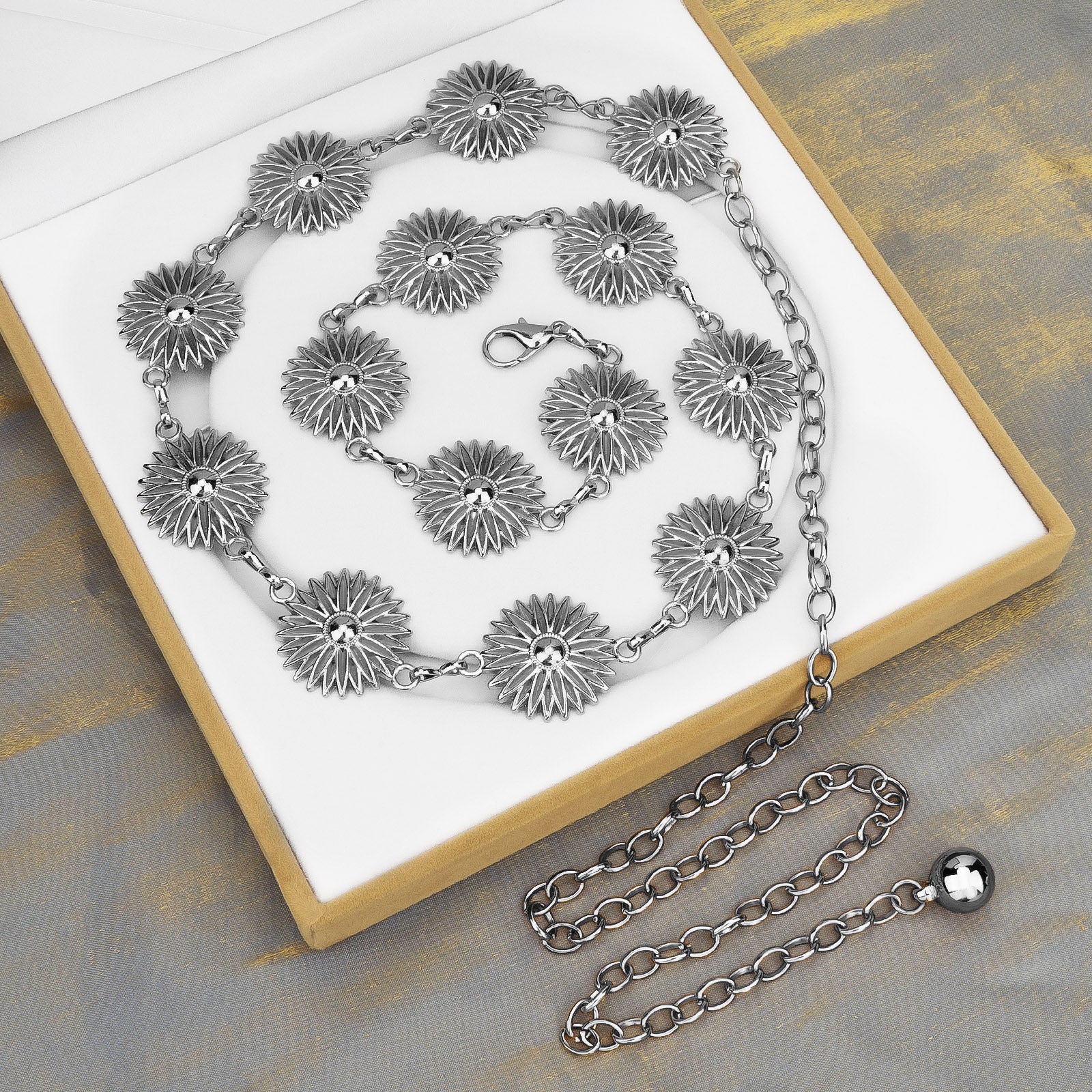 Plus Size Chain Belt for Women, Max 59 Inch Adjustable Extra Large Chunky Belt Chain for Dresses, Party, Casual Wear, Fashion Jewelry Accessory (Silver, Daisy Style)