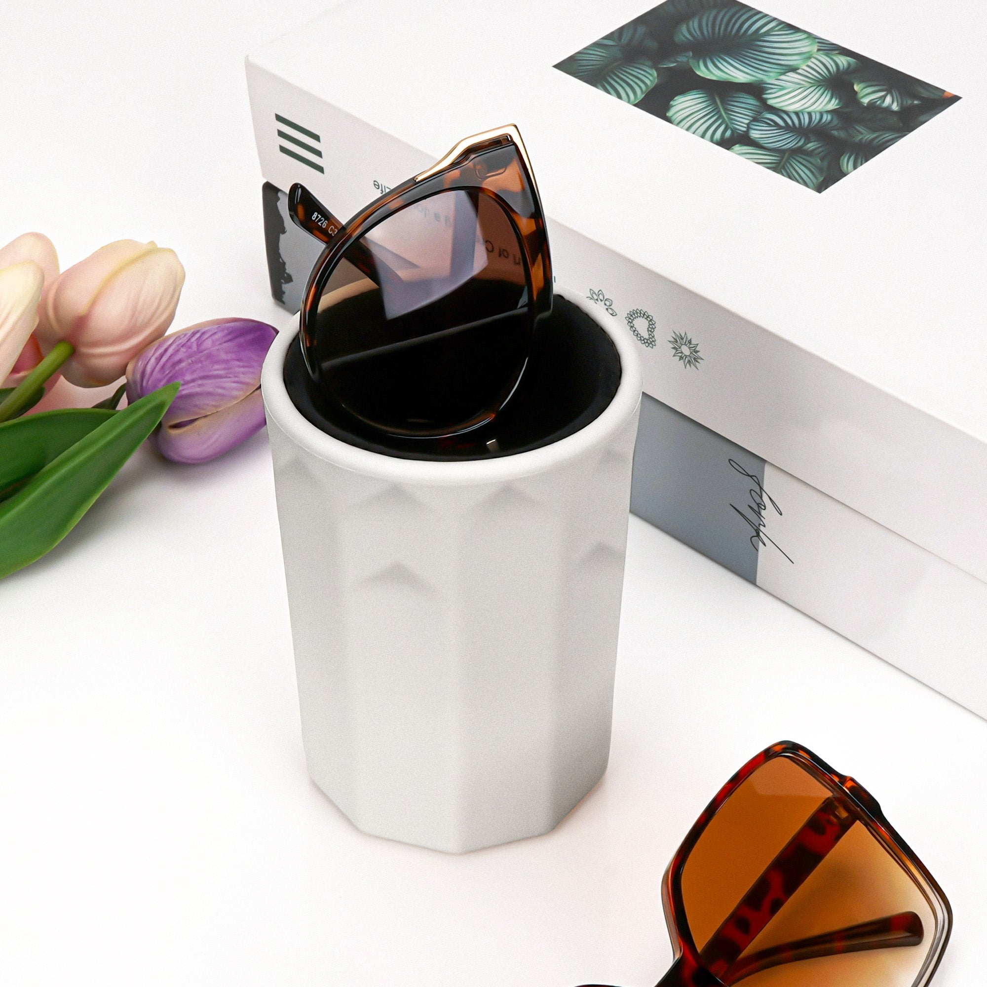 Sunglasses Desk Holder Stand Compatible with Extra Large Glasses, Grey Silicone Eyeglasses Display Storage Organizer with Plush Lined